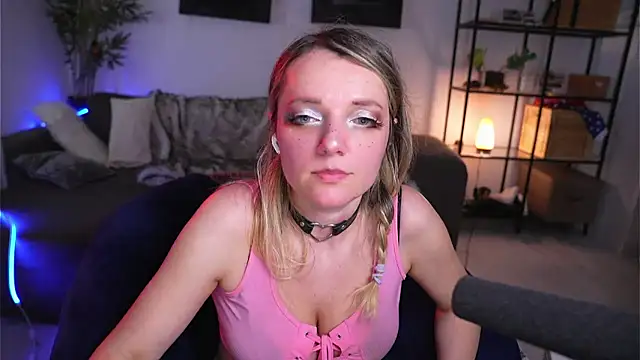 Magnetic Amy online show from March 10, 2025, 4:25 pm