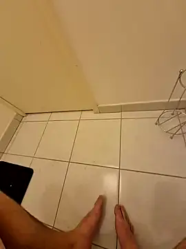 Snapshot of Maxoux02 chatting on December 23, 2024, 11:06 pm Maxoux02 online show from December 23, 2024, 11:06 pm