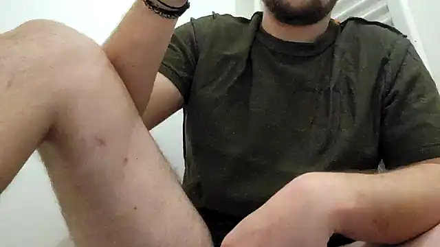 Snapshot of Maxoux02 chatting on January 11, 2025, 4:36 pm Maxoux02 online show from January 11, 2025, 4:36 pm