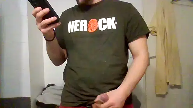 Snapshot of Maxoux02 chatting on March 20, 2025, 6:31 pm Maxoux02 online show from March 20, 2025, 6:31 pm