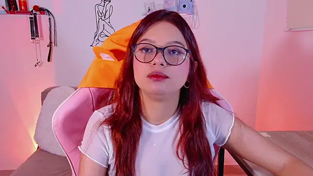 EmiF26 online show from March 22, 2025, 4:35 am