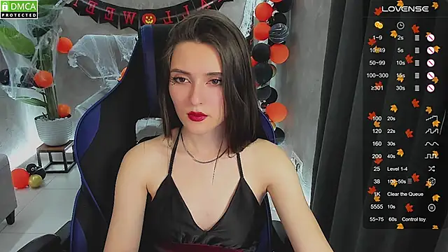 niki cutes online show from October 31, 2025, 1:06 am