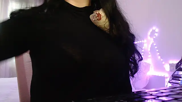 LasolitaAuri online show from February 5, 2026, 3:16 pm