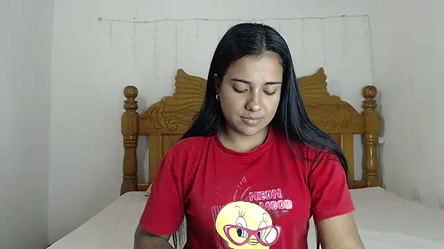 Snapshot of Coral0403 chatting on February 3, 2025, 6:49 pm Coral0403 online show from February 3, 2025, 6:49 pm