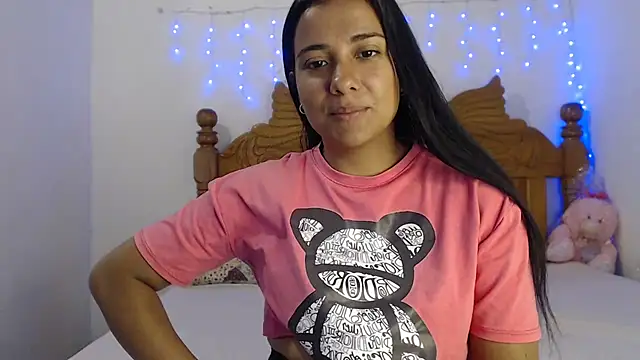 Snapshot of Coral0403 chatting on February 6, 2025, 6:24 pm Coral0403 online show from February 6, 2025, 6:24 pm