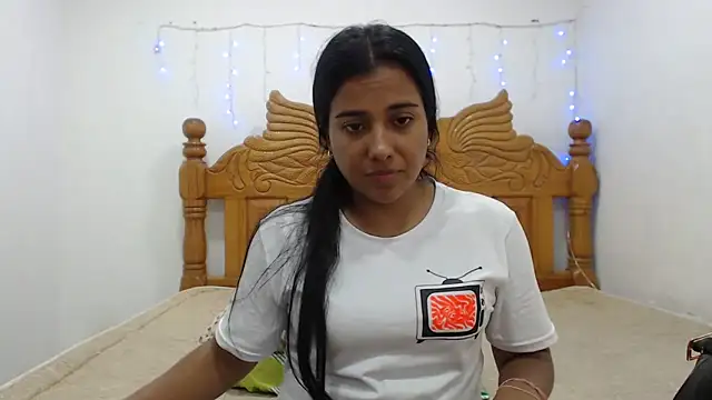 Snapshot of Coral0403 chatting on March 20, 2025, 11:23 pm Coral0403 online show from March 20, 2025, 11:23 pm