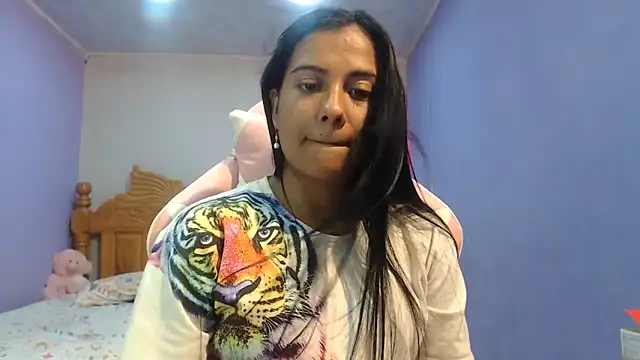 Snapshot of Coral0403 chatting on September 12, 2025, 12:33 am Coral0403 online show from September 12, 2025, 12:33 am