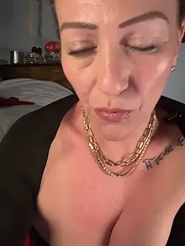 AlessasRoom online show from February 15, 2026, 4:42 am