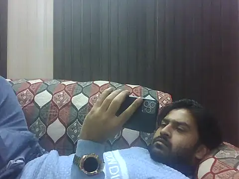 indihotguy online show from December 1, 2025, 11:59 am