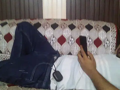 Snapshot of indihotguy chatting on May 21, 2026, 2:40 am indihotguy online show from May 21, 2026, 2:40 am