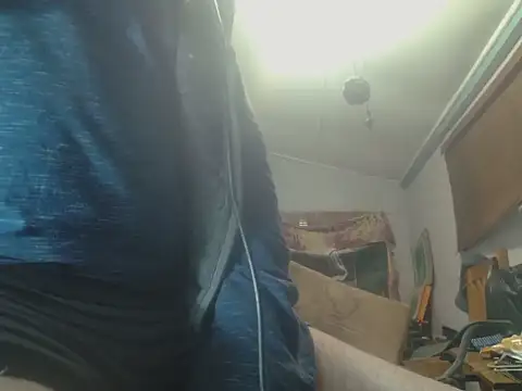 poesnuus999 online show from April 18, 2026, 1:31 am