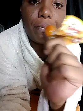 Queen-BD online show from March 4, 2025, 11:11 pm