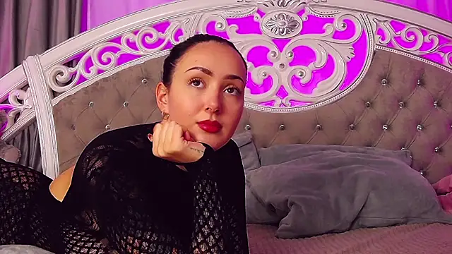 Snapshot of KimKhallifa chatting on October 5, 2025, 4:55 am KimKhallifa online show from October 5, 2025, 4:55 am