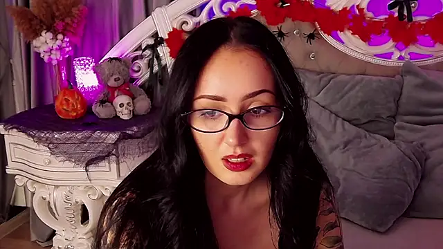 Snapshot of KimKhallifa chatting on October 21, 2025, 5:30 am KimKhallifa online show from October 21, 2025, 5:30 am