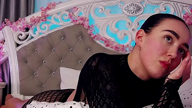 KimKhallifa online show from February 28, 2026, 2:29 pm