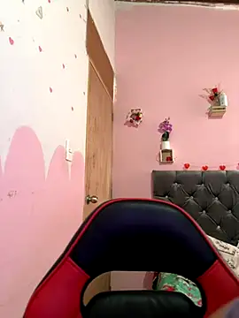 Snapshot of emmariders2 chatting on October 6, 2025, 4:26 pm emmariders2 online show from October 6, 2025, 4:26 pm