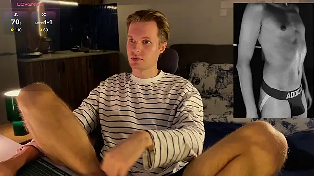 Leonnextdoor online show from February 15, 2026, 6:59 pm