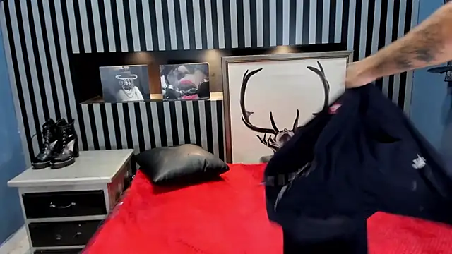 JenniferandBen online show from January 30, 2025, 8:31 pm