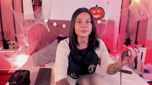 Snapshot of Nathalia_Stone chatting on October 4, 2025, 5:11 pm Nathalia Stone online show from October 4, 2025, 5:11 pm