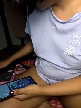 Ninabrunette18 online show from November 13, 2025, 2:54 am