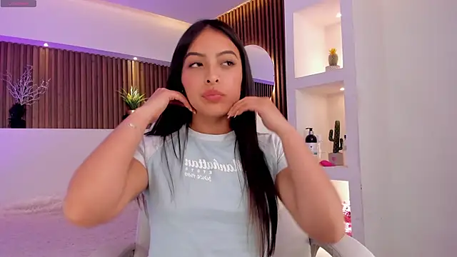 Snapshot of Camila_dupont chatting on February 24, 2025, 12:41 am Camila dupont online show from February 24, 2025, 12:41 am