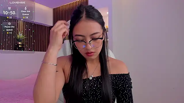 Snapshot of Camila_dupont chatting on March 7, 2025, 9:06 pm Camila dupont online show from March 7, 2025, 9:06 pm
