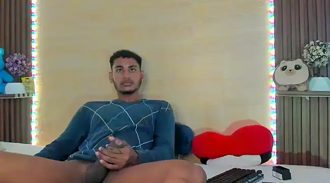 Snapshot of Evans777_ chatting on January 11, 2025, 8:10 pm Evans777 online show from January 11, 2025, 8:10 pm