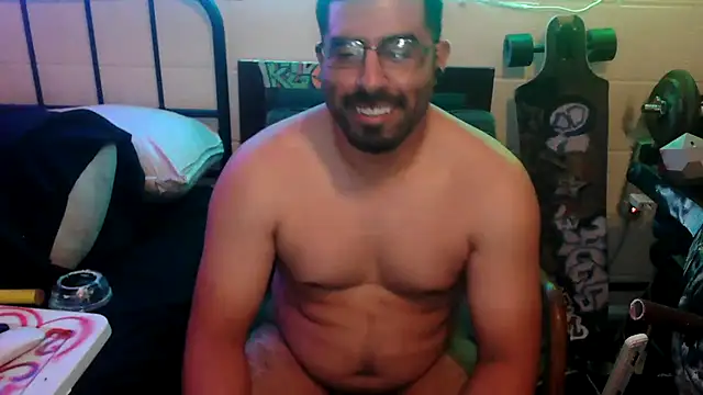Snapshot of k1oudE chatting on July 9, 2026, 7:56 am k1oudE online show from July 9, 2026, 7:56 am