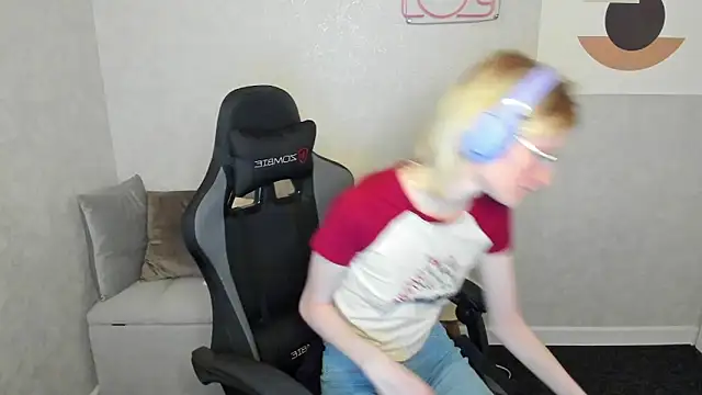 ElizabethHarpper online show from September 22, 2025, 1:07 am