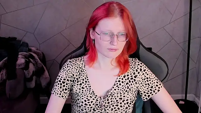 ElizabethHarpper online show from February 2, 2026, 9:41 am