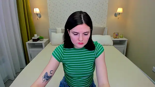 CharlotteMitchell online show from February 5, 2025, 7:07 am