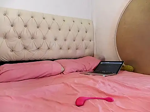 Rocket1978 online show from October 16, 2025, 12:17 pm