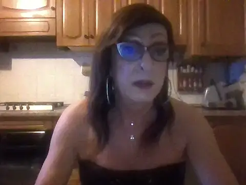 Snapshot of Tiabet chatting on June 24, 2026, 7:57 pm Tiabet online show from June 24, 2026, 7:57 pm