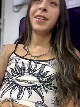 Snapshot of Sara_Davina chatting on June 14, 2026, 2:35 am Sara Davina online show from June 14, 2026, 2:35 am