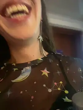 Snapshot of Sara_Davina chatting on June 24, 2026, 4:11 am Sara Davina online show from June 24, 2026, 4:11 am