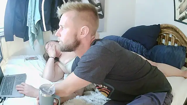 Snapshot of bjay1210 chatting on January 23, 2025, 3:26 am bjay1210 online show from January 23, 2025, 3:26 am