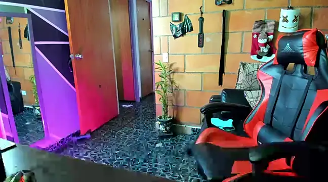 Adam Valenciia online show from February 6, 2025, 1:54 pm