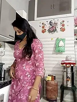 Snapshot of Best-Couple chatting on October 6, 2025, 3:59 am Best-Couple online show from October 6, 2025, 3:59 am