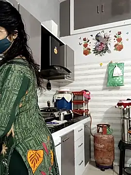 Snapshot of Best-Couple chatting on October 8, 2025, 3:15 am Best-Couple online show from October 8, 2025, 3:15 am