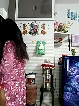 Snapshot of Best-Couple chatting on October 13, 2025, 2:33 am Best-Couple online show from October 13, 2025, 2:33 am