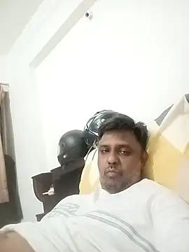 jemes21in online show from February 11, 2026, 8:14 pm