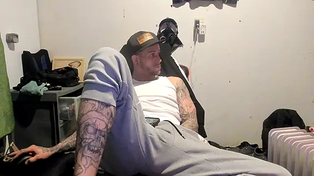 Snapshot of JamesMichael88 chatting on March 10, 2025, 4:07 am JamesMichael88 online show from March 10, 2025, 4:07 am