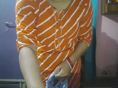 Hot-shanvi online show from November 22, 2025, 3:05 am