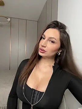 claraxjoyy online show from November 10, 2025, 5:28 am