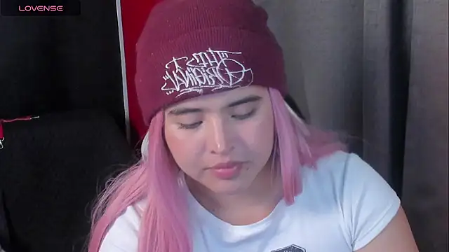 michell petty01 online show from January 30, 2025, 8:10 pm