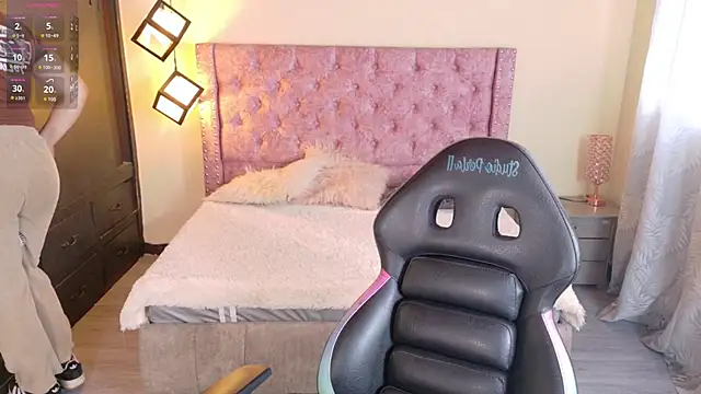 michell petty01 online show from September 17, 2025, 12:29 pm