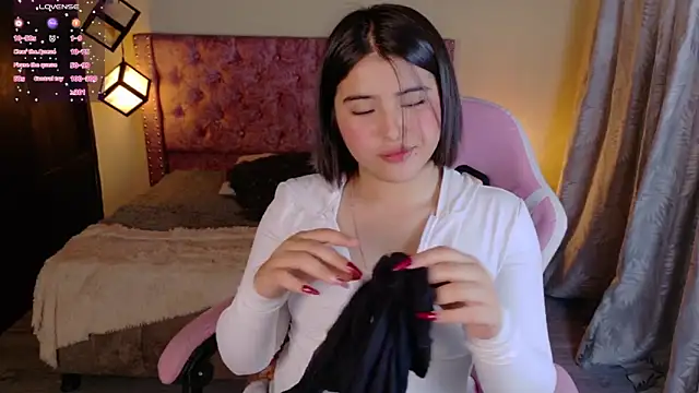 michell petty01 online show from October 8, 2025, 3:04 am