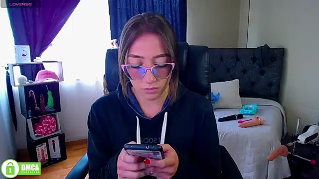 Qadesh Boix online show from March 19, 2025, 4:55 pm