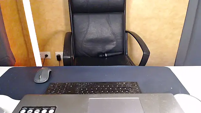 Sweet Phoenix online show from May 23, 2026, 11:47 am