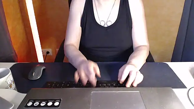 Sweet Phoenix online show from May 25, 2026, 5:46 am